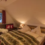 호텔 & Restaurant Gruener Baum - Gruene Oase Am