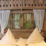 & Restaurant Gruener Baum - Gruene Oase Am 호텔 펠트베르크