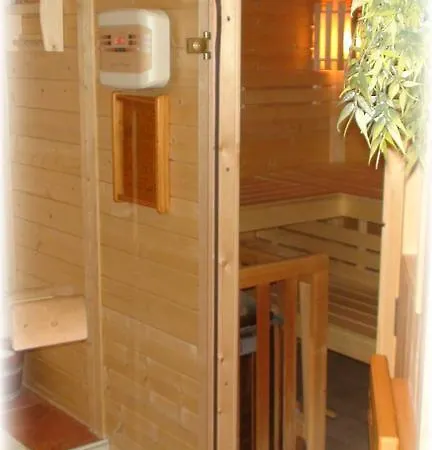 & Restaurant Gruener Baum - Gruene Oase Am ホテル 3*