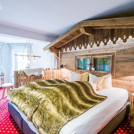 & Restaurant Gruener Baum - Gruene Oase Am Hotel