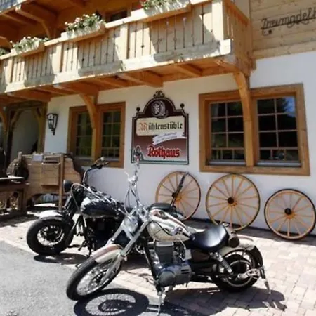 & Restaurant Gruener Baum - Gruene Oase Am Szálloda Feldberg