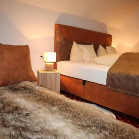 & Restaurant Gruener Baum - Gruene Oase Am 3* فيلدبرج