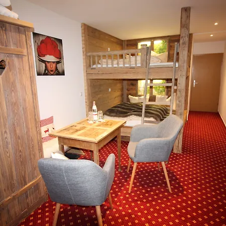 & Restaurant Gruener Baum - Gruene Oase Am 3* 펠트베르크