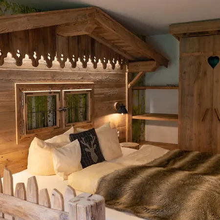& Restaurant Gruener Baum - Gruene Oase Am Hotel 3*