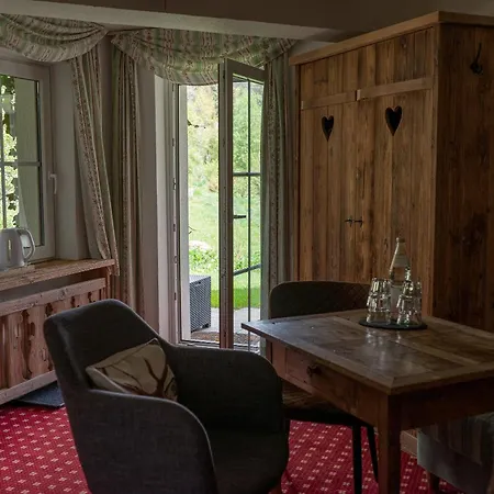 & Restaurant Gruener Baum - Gruene Oase Am 3*