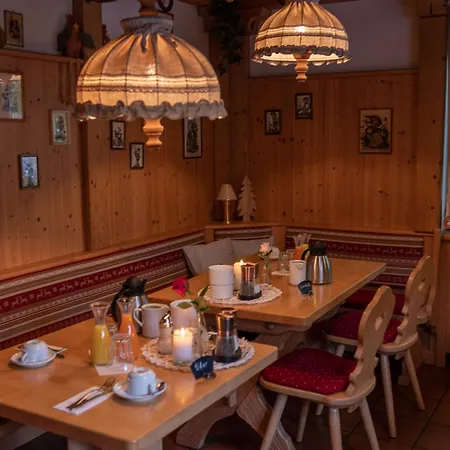 & Restaurant Gruener Baum - Gruene Oase Am Hotel 3*