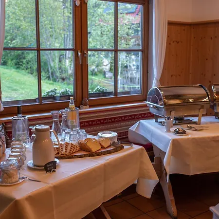 & Restaurant Gruener Baum - Gruene Oase Am 3*