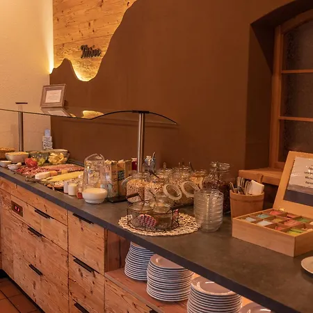 & Restaurant Gruener Baum - Gruene Oase Am فيلدبرج