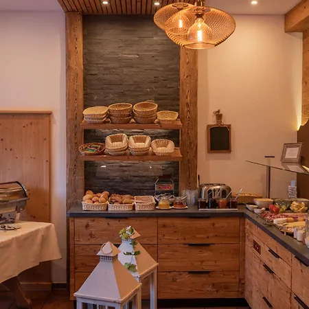 & Restaurant Gruener Baum - Gruene Oase Am Hotel 3*