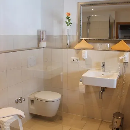 Hotel & Restaurant Gruener Baum - Gruene Oase Am