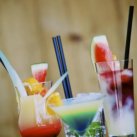 & Restaurant Gruener Baum - Gruene Oase Am